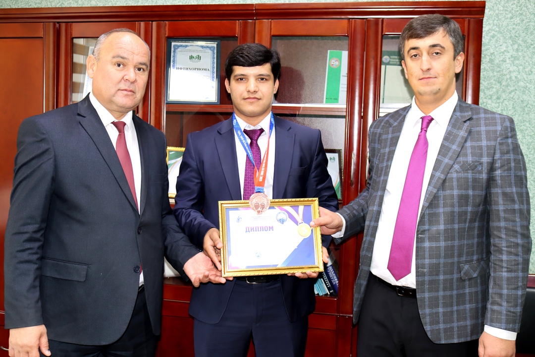 ҒОЛИБИЯТИ ДОНИШҶЎИ МО ДАР ЧЕМПИОНАТИ ҶУМҲУРИЯВӢ 33325