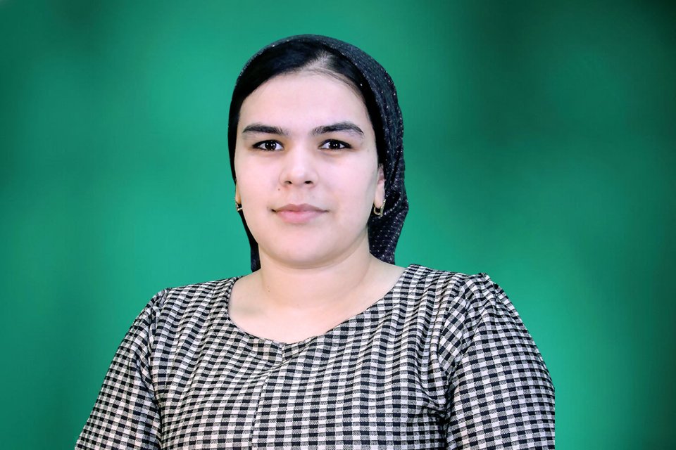 Давлатова Дилошуб Рахматуллоевна 